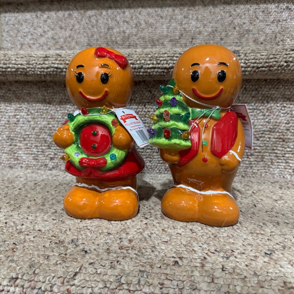 Light-Up Porcelain Gingerbread Man & Woman Set Christmas Decor